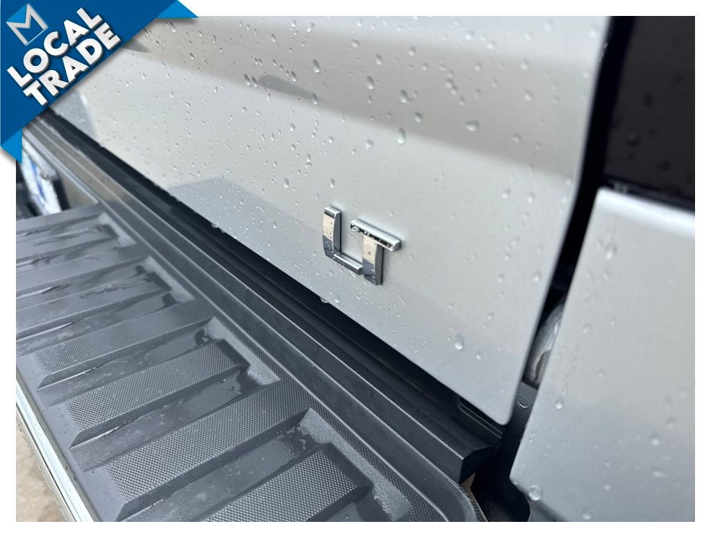 Used 2015 Chevrolet Silverado 2500 LT w/ LT Convenience Package AWD/4WD image 7