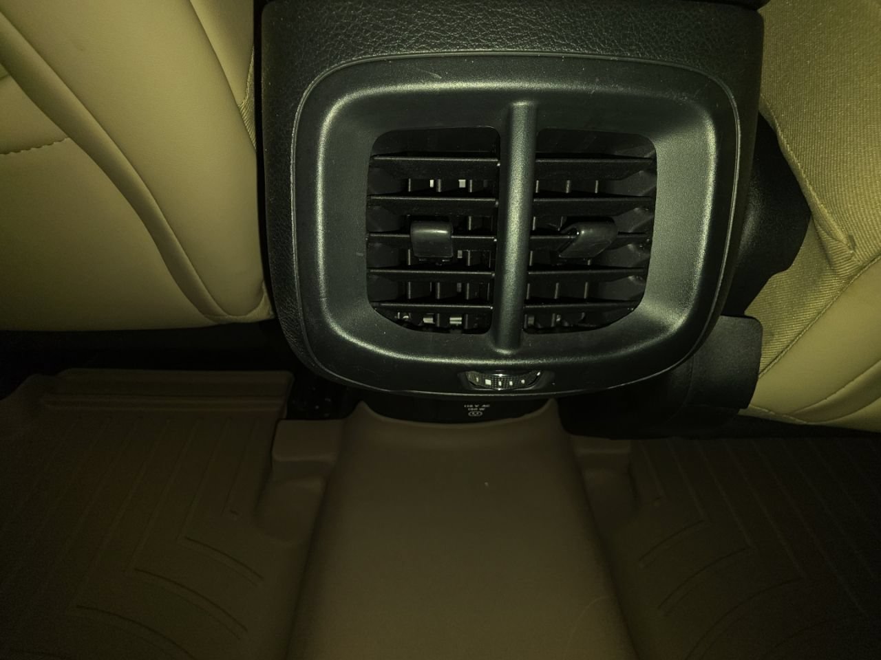 Used 2015 Jeep Cherokee Limited w/ Luxury Group AWD/4WD image 24