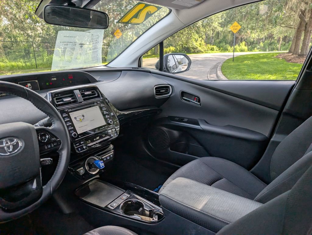 Used 2021 Toyota Prius Prime LE FWD image 13