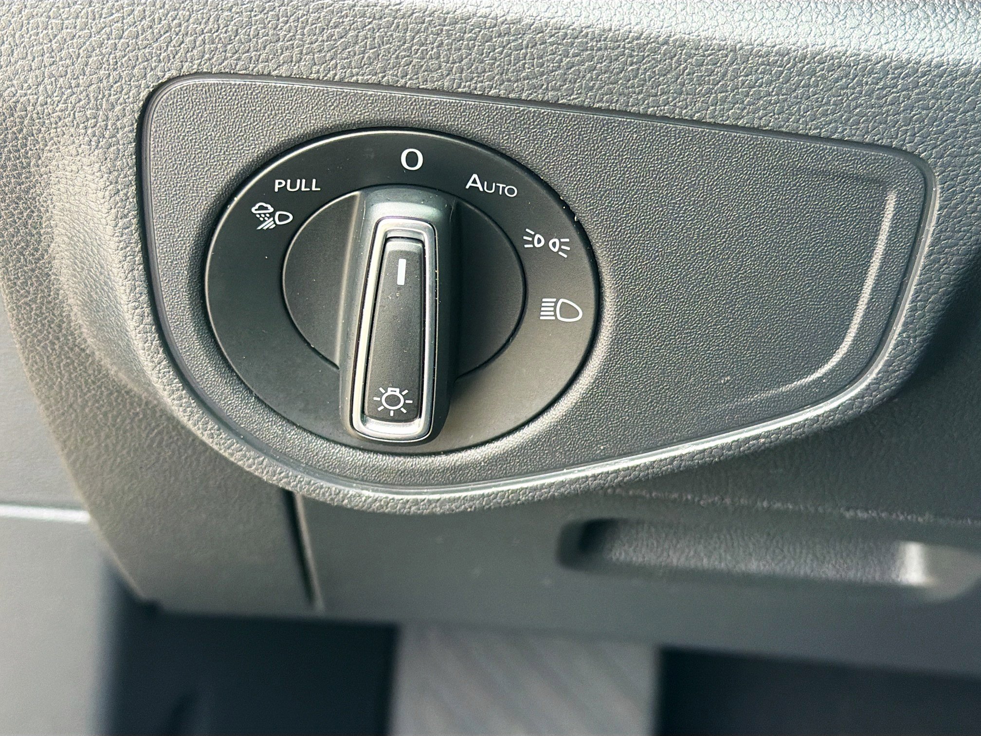 Used 2021 Volkswagen Atlas SE w/ Panoramic Sunroof Package image 35