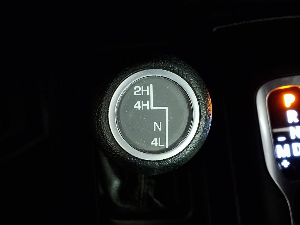 Used 2018 Jeep Wrangler Sport AWD/4WD image 16