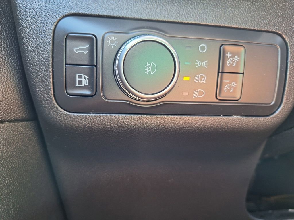 Used 2021 Ford Escape SEL image 11