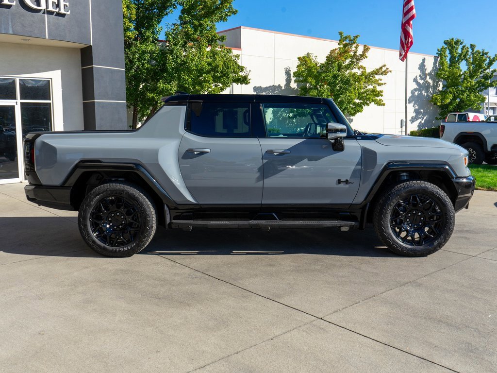 New 2025 GMC Hummer EV 3X w/ LPO, Dark Essentials Package image 8