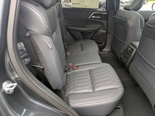 New 2025 Mitsubishi Outlander SEL FWD image 30
