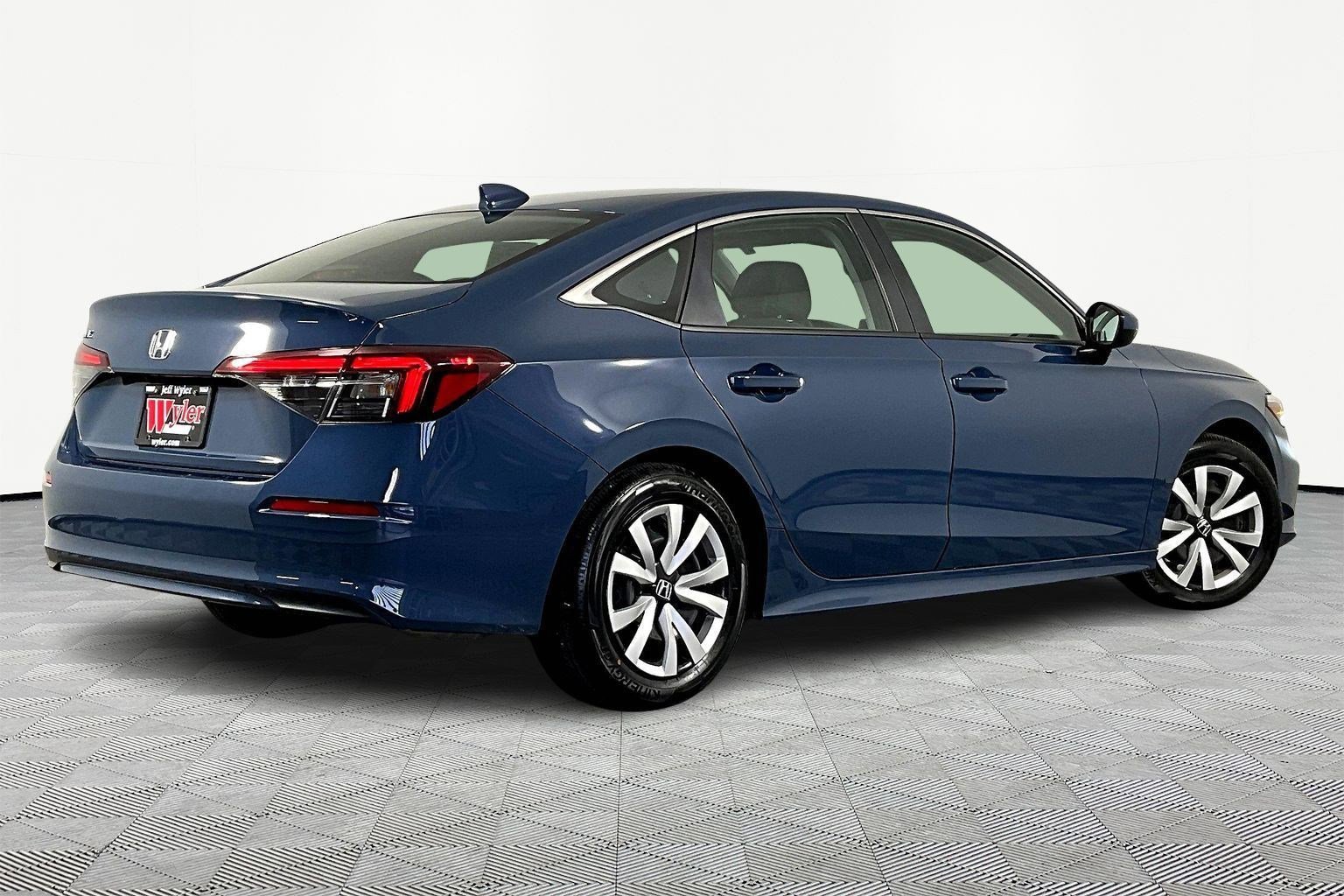 Used 2025 Honda Civic LX image 6