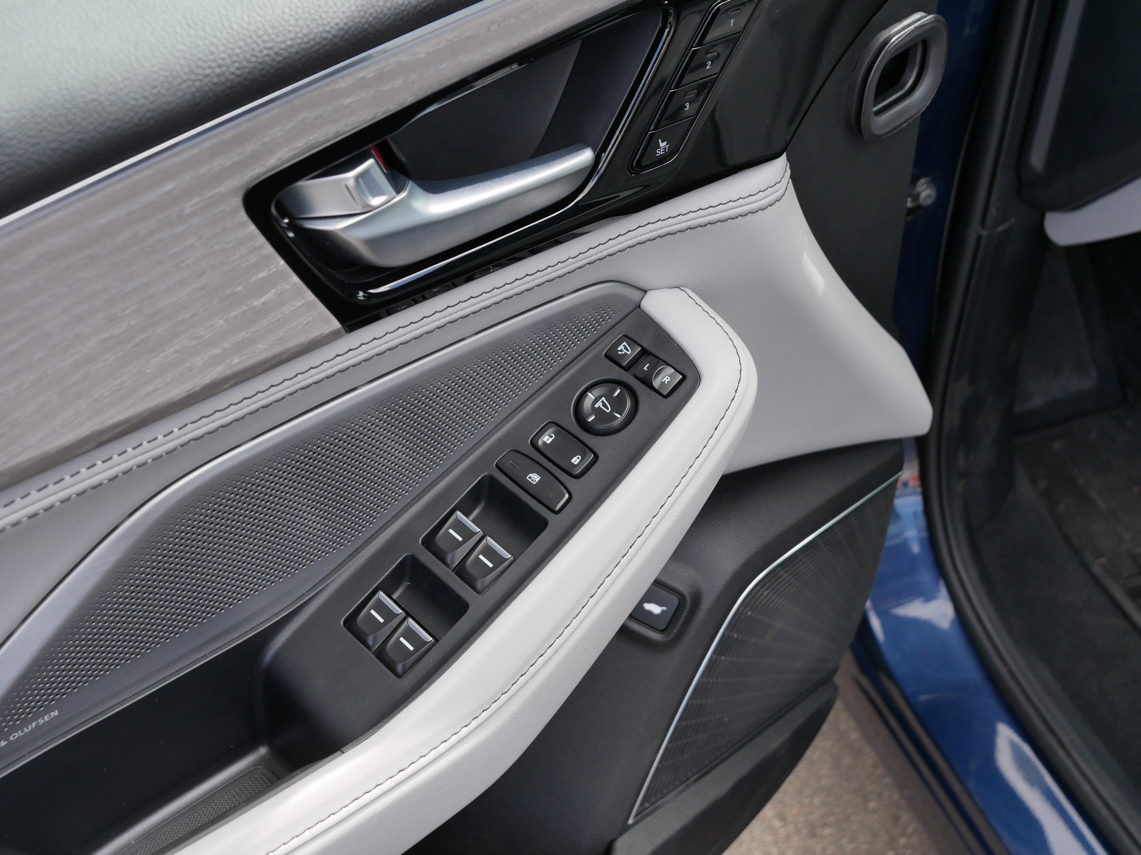 Certified 2026 Acura MDX SH-AWD w/ Advance Package image 19