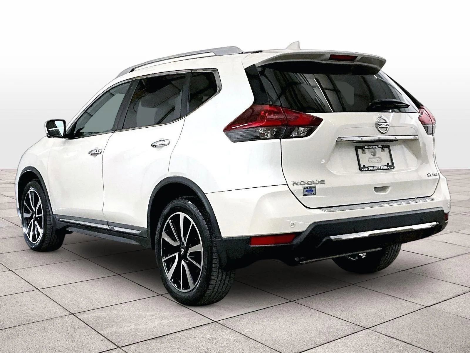Used 2019 Nissan Rogue SL w/ Premium Package image 10