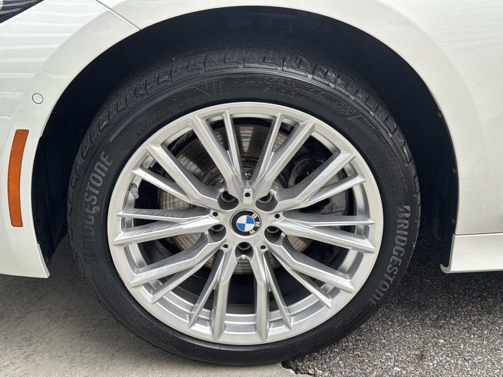 Used 2024 BMW 330i xDrive Sedan w/ Premium Package AWD/4WD image 10
