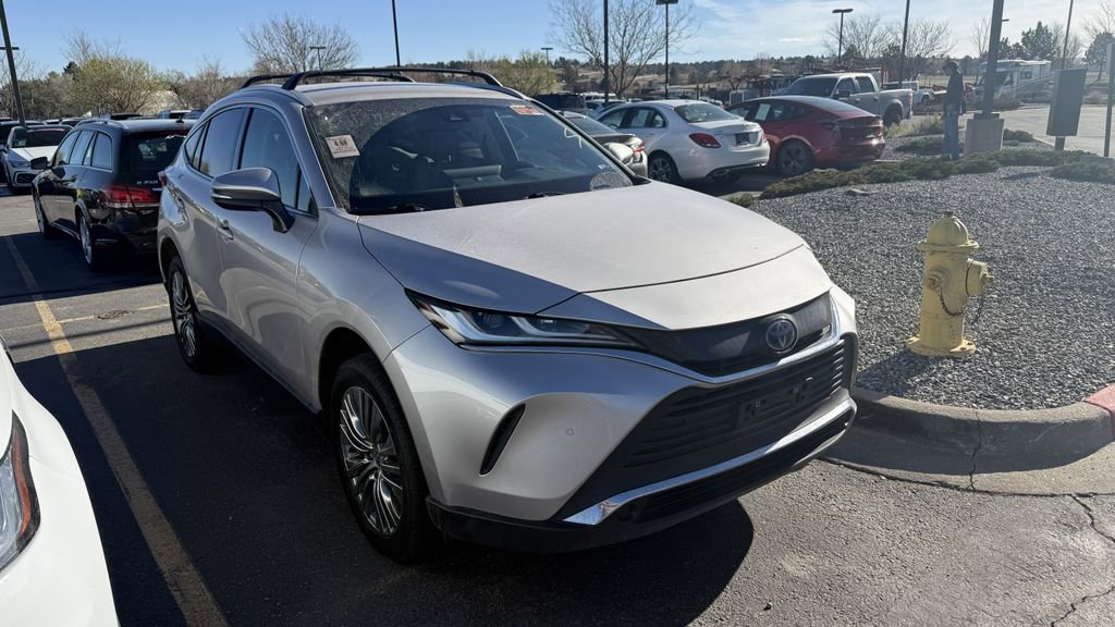 Used 2022 Toyota Venza XLE image 1