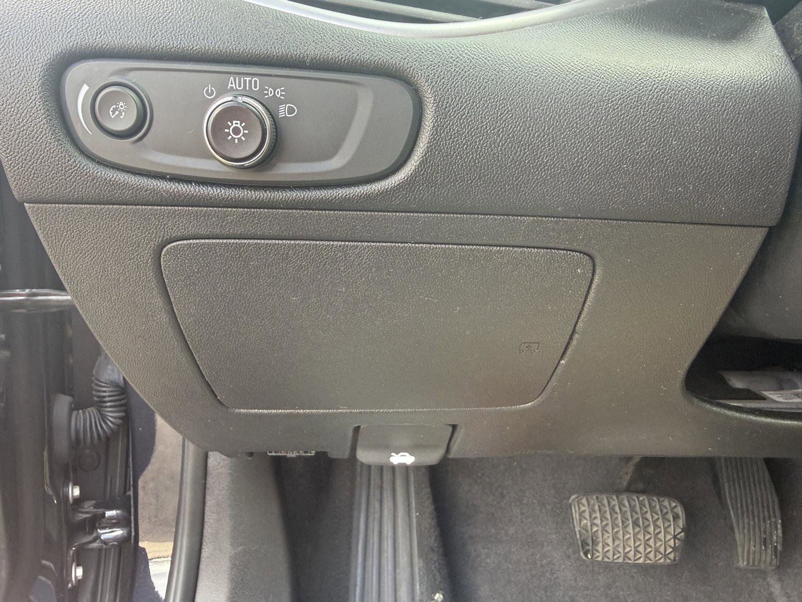 Used 2023 Chevrolet Malibu LT image 28