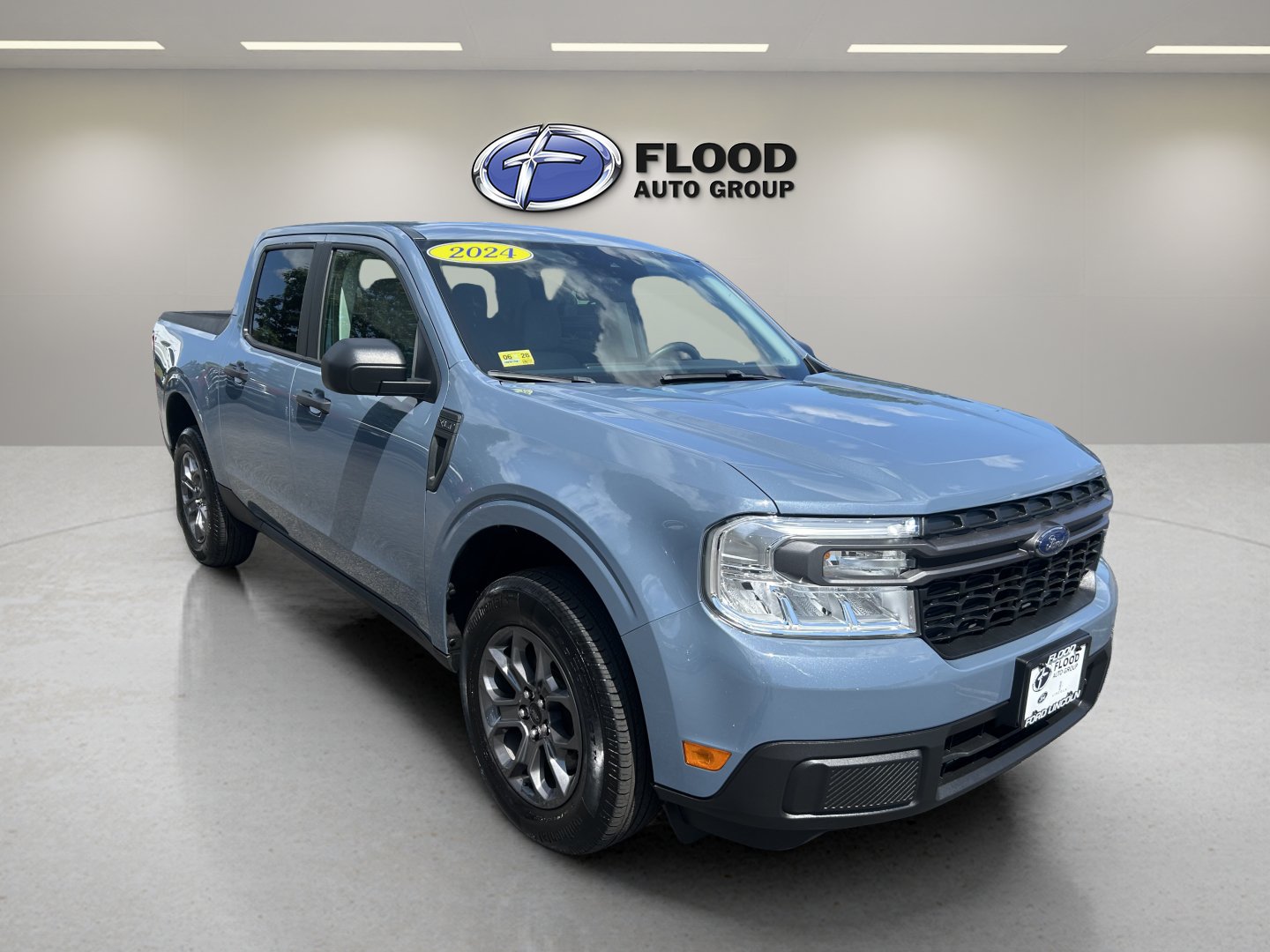 Certified 2024 Ford Maverick XLT FWD image 1