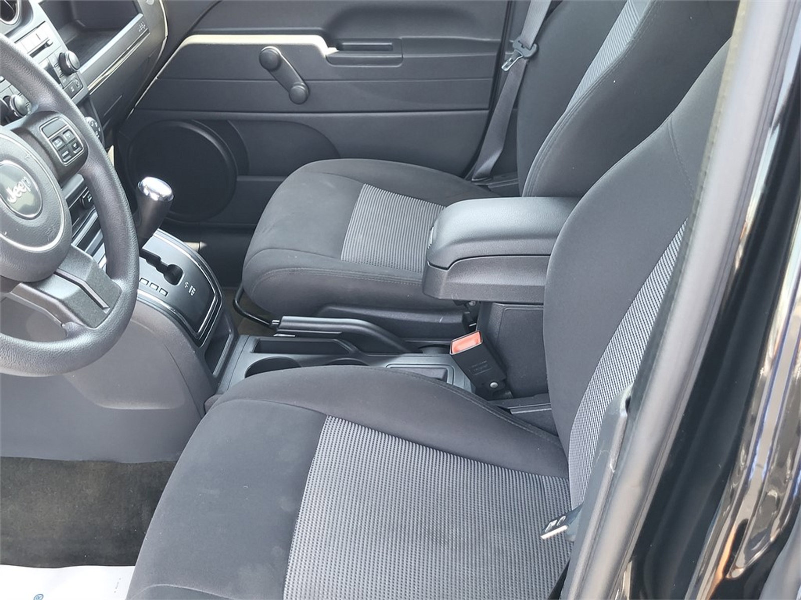 Used 2016 Jeep Patriot Sport FWD image 9