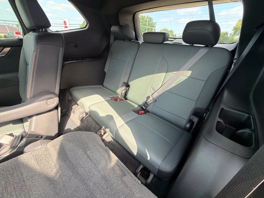 Used 2024 GMC Acadia AT4 AWD/4WD image 24