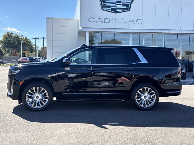 Used 2024 Cadillac Escalade Premium Luxury w/ LPO, Floor Liner Package AWD/4WD image 10