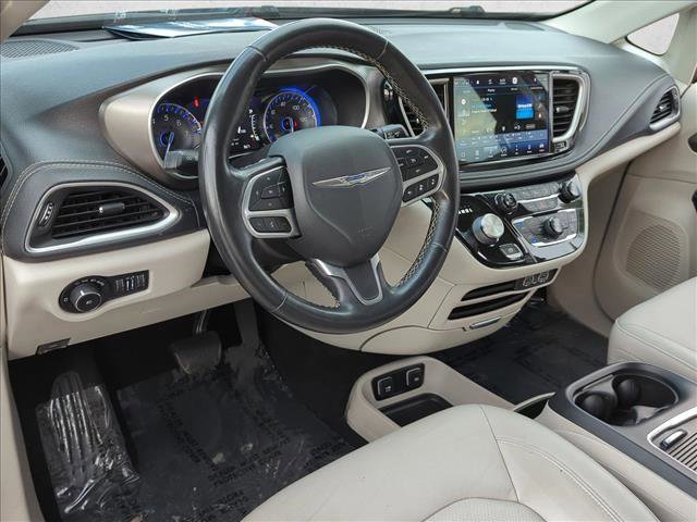 Used 2021 Chrysler Pacifica Touring-L w/ Premium & Safety Sphere Group FWD image 10