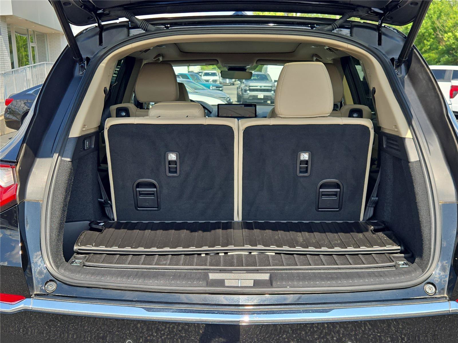 Used 2023 Acura MDX w/ Technology Package FWD image 13