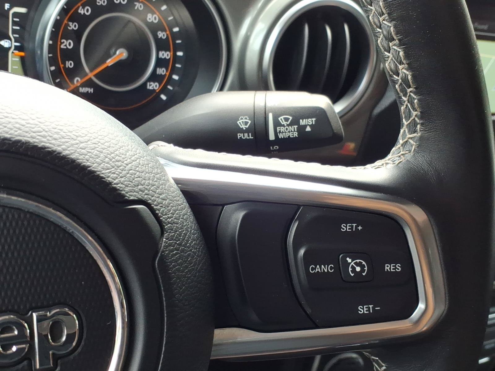Used 2022 Jeep Gladiator Overland w/ Cold Weather Group AWD/4WD image 18