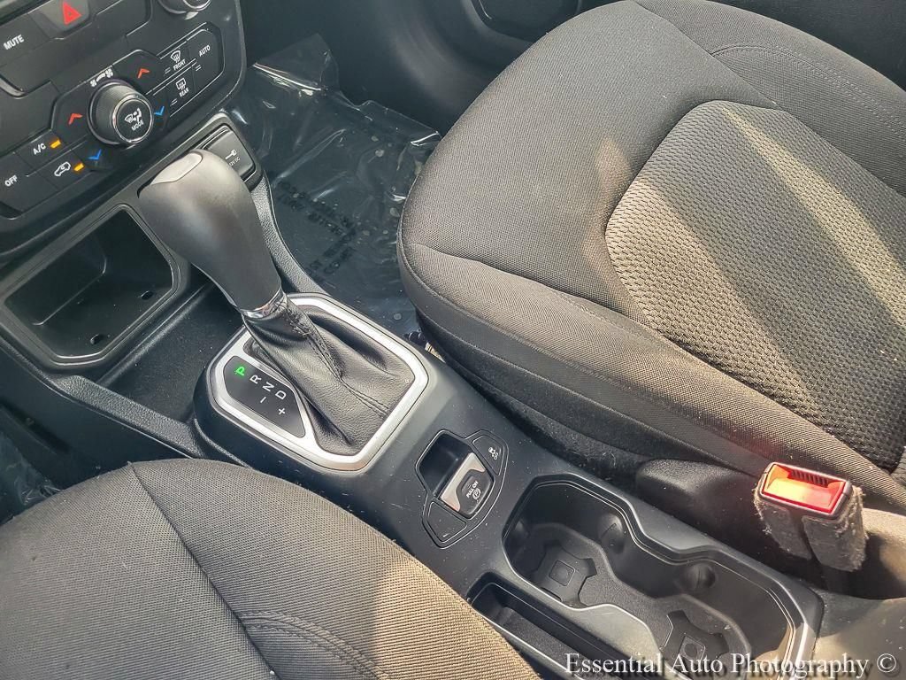 Certified 2020 Jeep Renegade Altitude FWD image 17