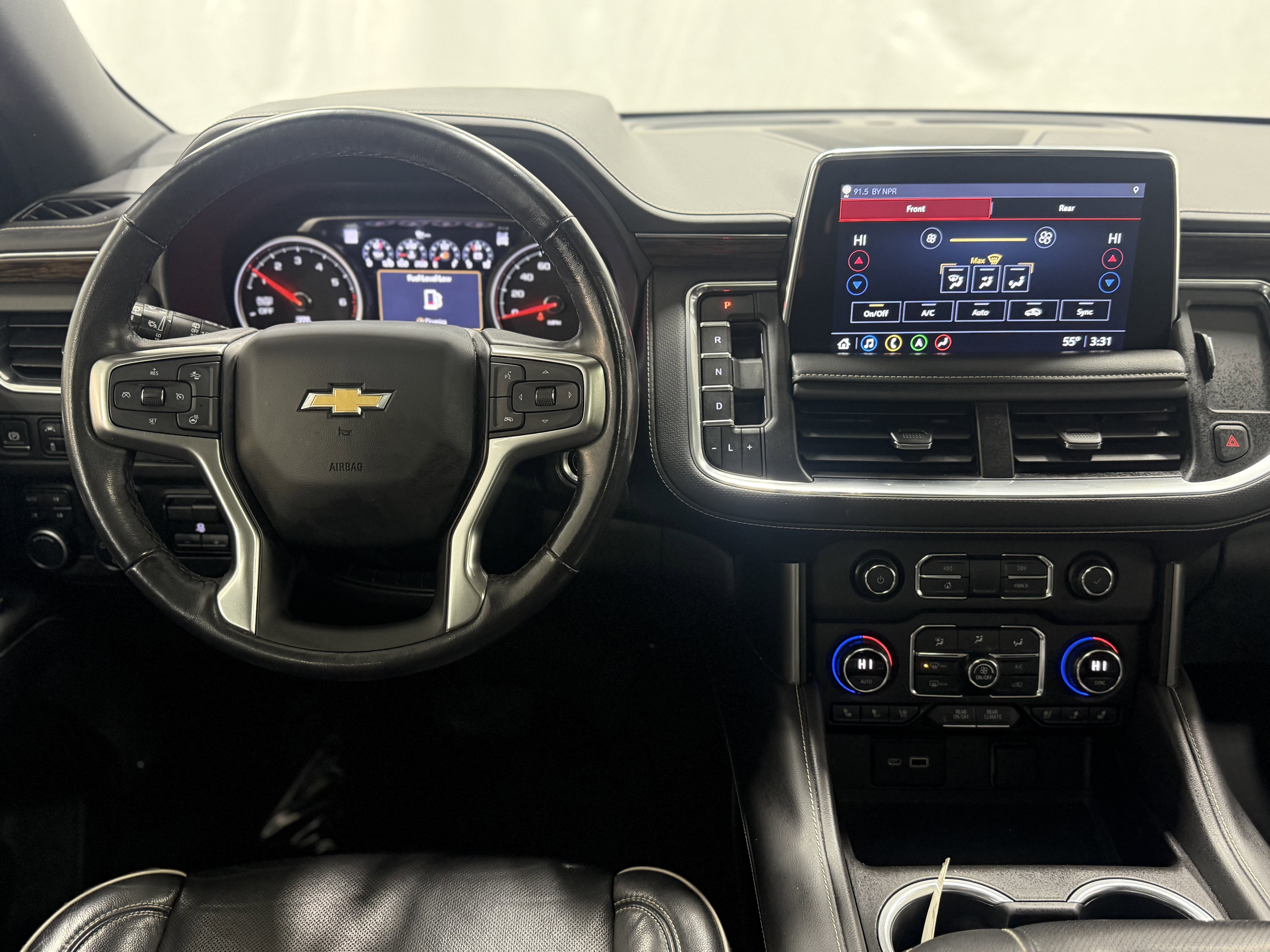 Used 2021 Chevrolet Suburban Premier w/ Premium Package image 18