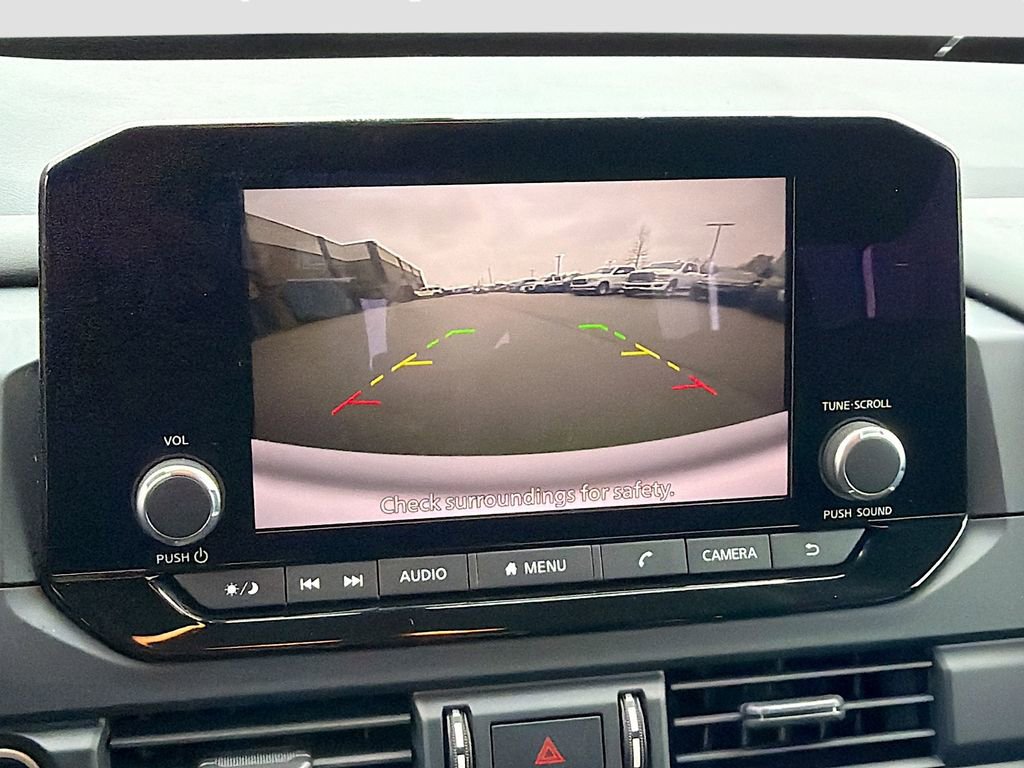 Used 2024 Nissan Pathfinder S image 30