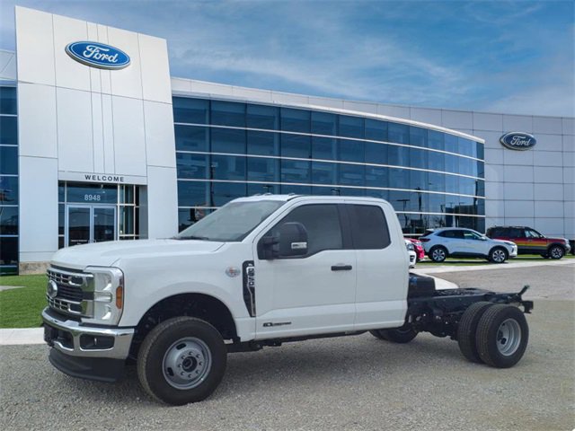 New 2025 Ford F350 XL w/ XL Chrome Package