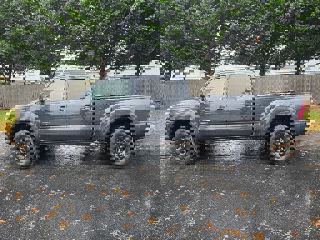 Used 2006 Toyota Tacoma PreRunner image 3