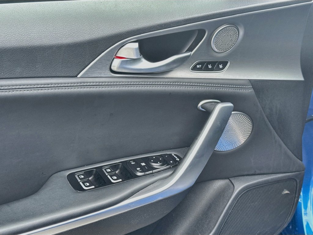 Used 2019 Kia Stinger GT1 AWD/4WD image 18
