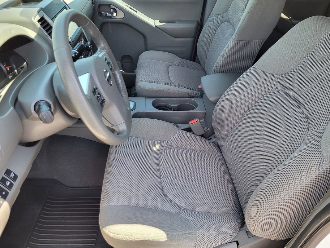 Used 2020 Nissan Frontier SV w/ Midnight Edition Floor Mats image 13