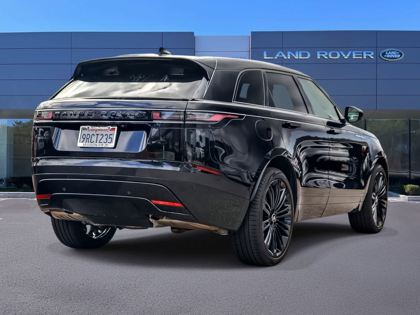 Used 2025 Land Rover Range Rover Velar Dynamic SE AWD/4WD image 4