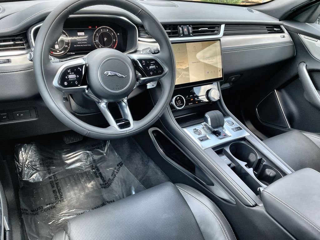 Used 2025 Jaguar F-PACE R-Dynamic S image 13