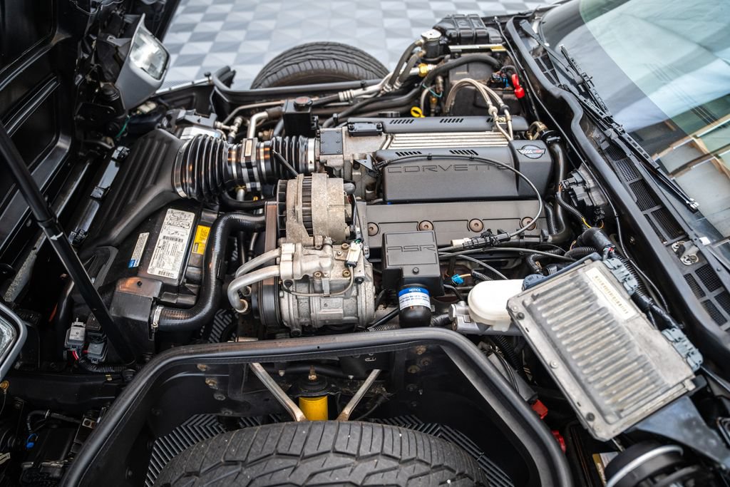 Used 1996 Chevrolet Corvette Coupe RWD image 19