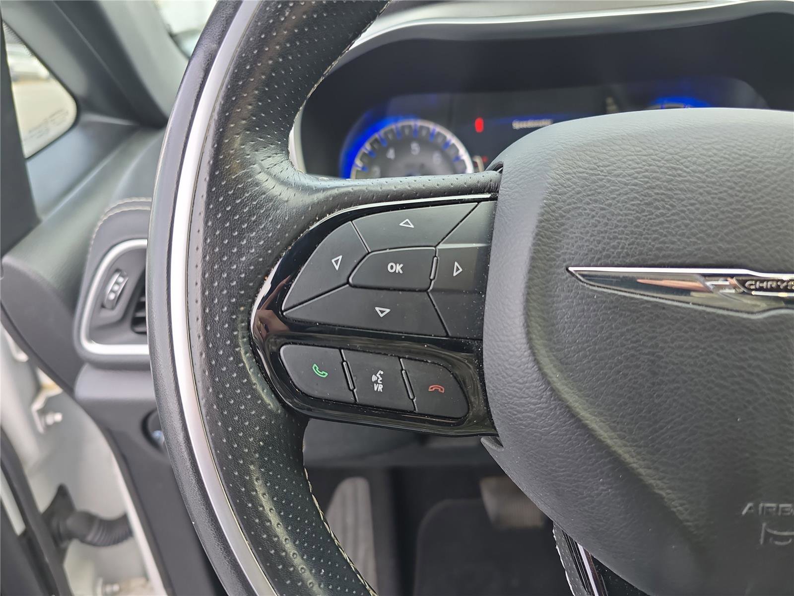 Used 2021 Chrysler Pacifica Limited w/ S Appearance Package image 31