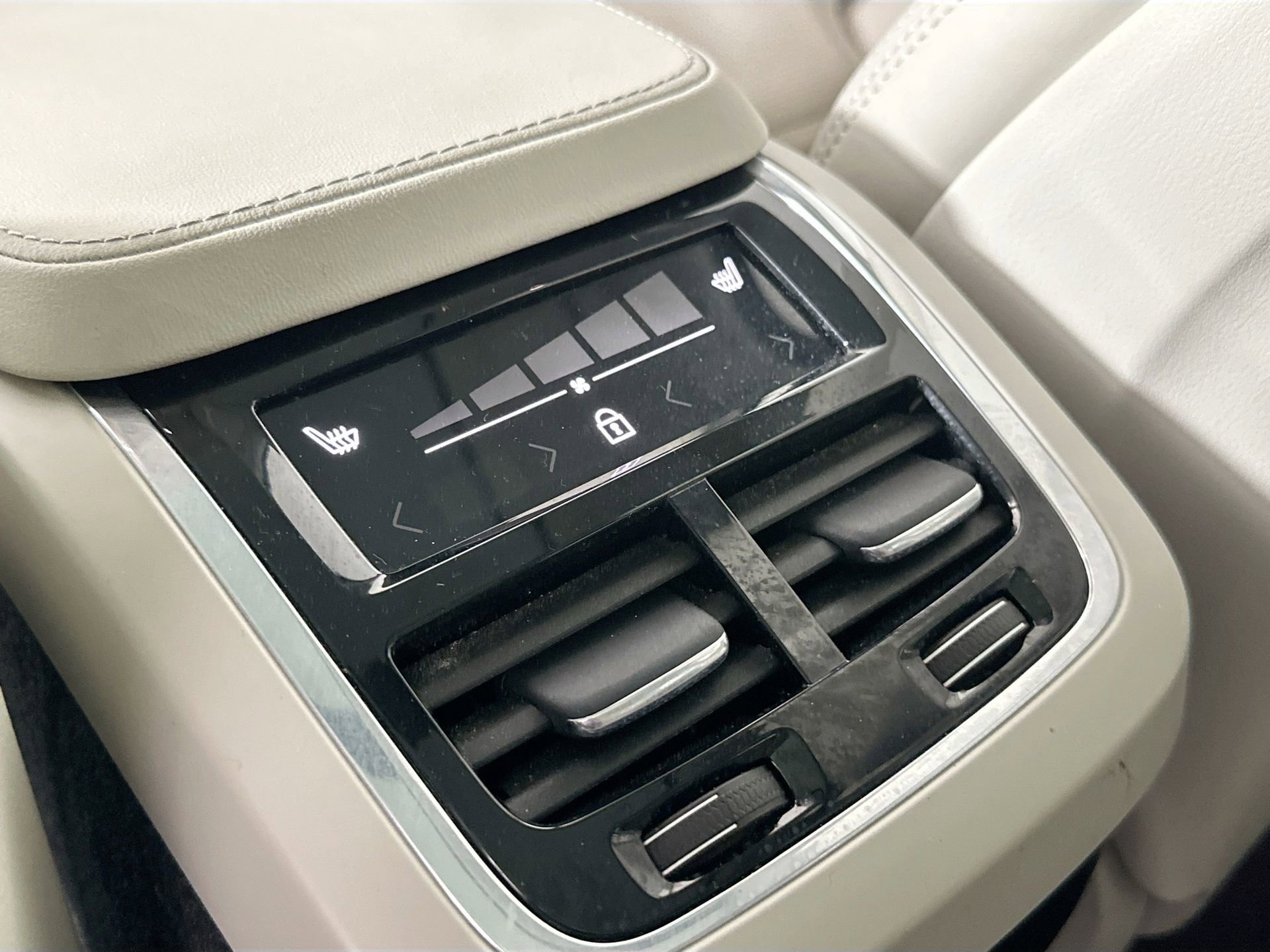 Certified 2022 Volvo XC90 T6 Inscription w/ Advanced Package image 27