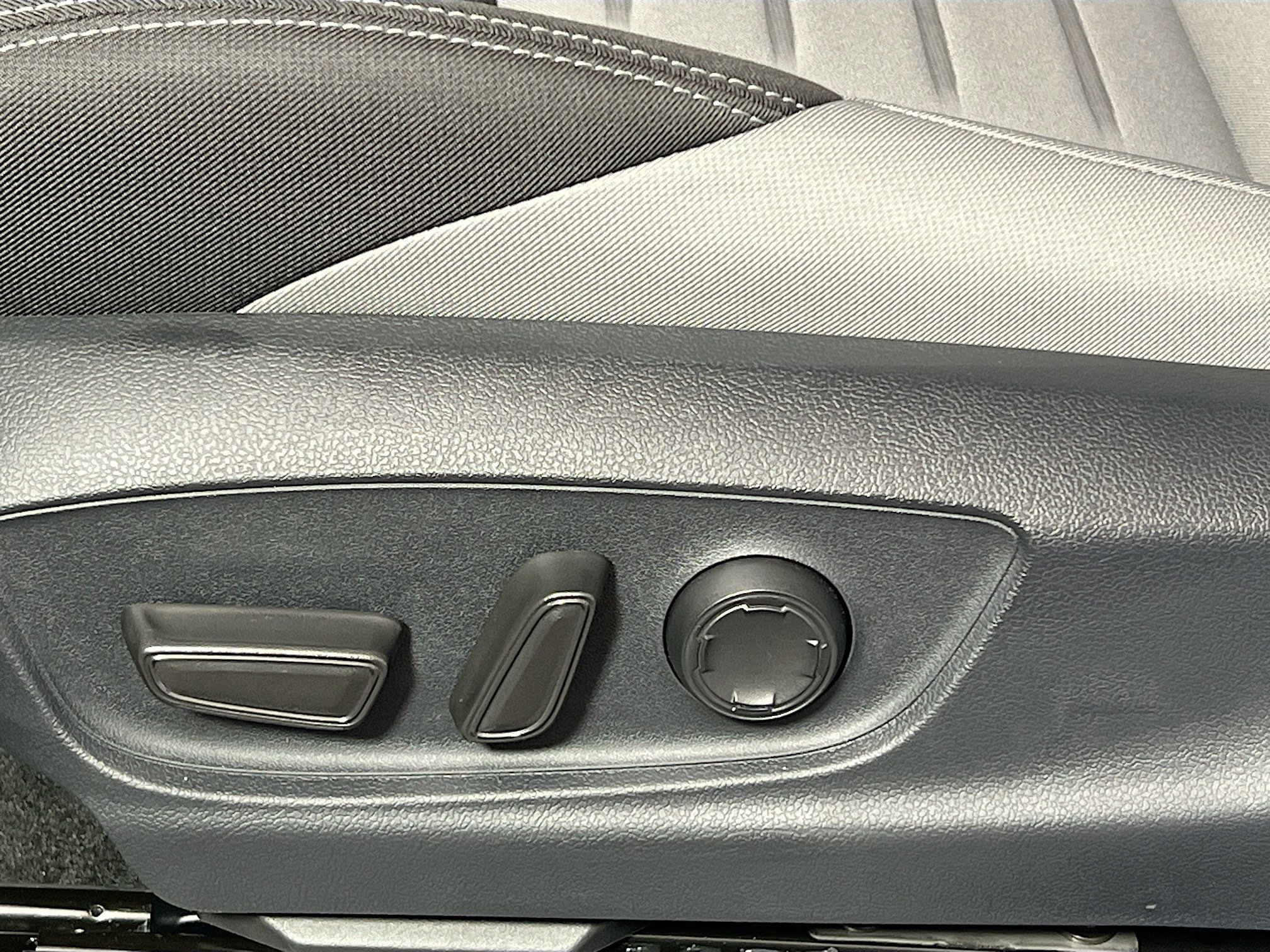 New 2025 Toyota Tacoma TRD Off-Road image 14