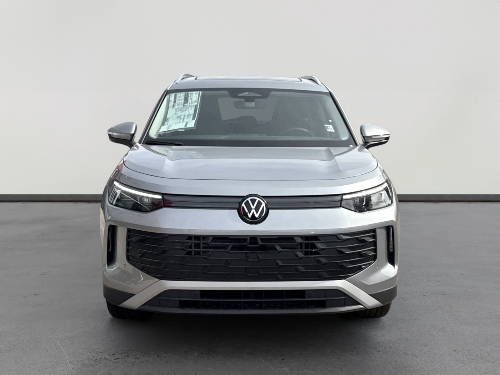 New 2026 Volkswagen Tiguan SE image 2