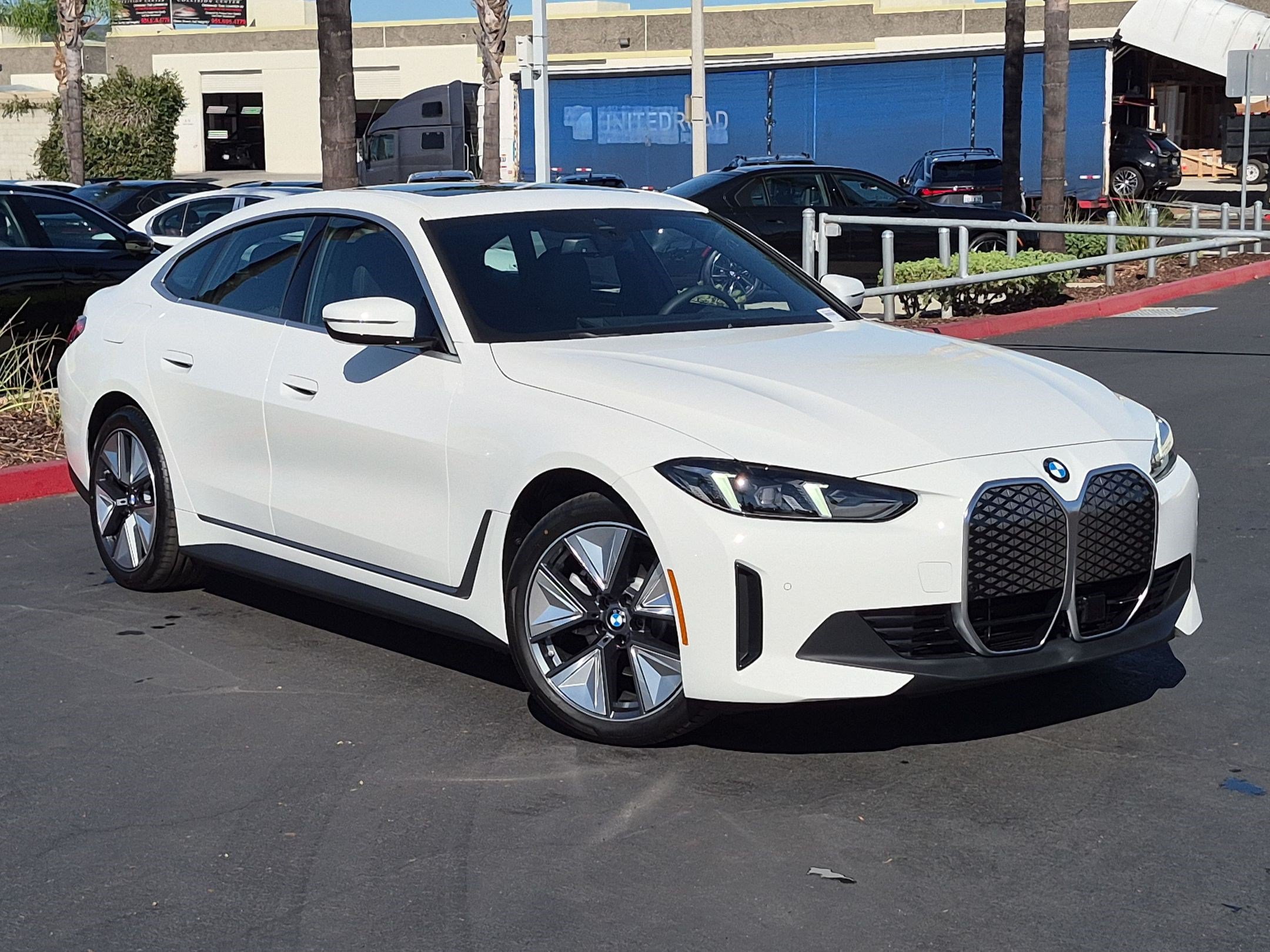 New 2026 BMW i4 eDrive40 w/ Driving Assistance Package RWD image 2