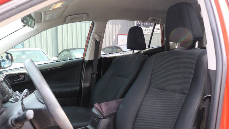 Used 2015 Toyota RAV4 LE AWD/4WD image 8