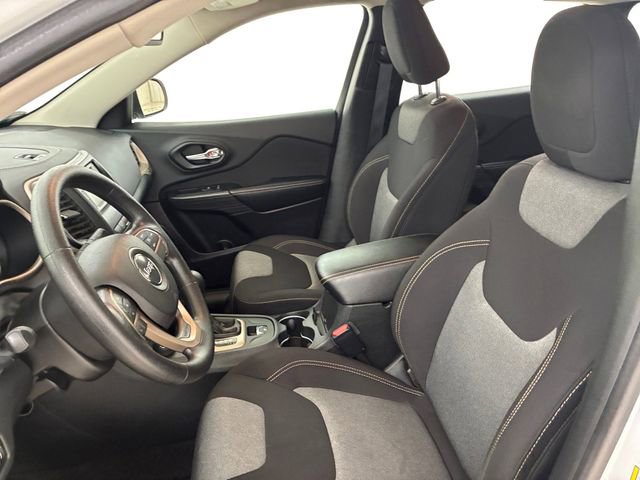 Used 2016 Jeep Cherokee Sport w/ Safety Group image 12