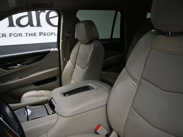 Used 2019 Cadillac Escalade Luxury image 16