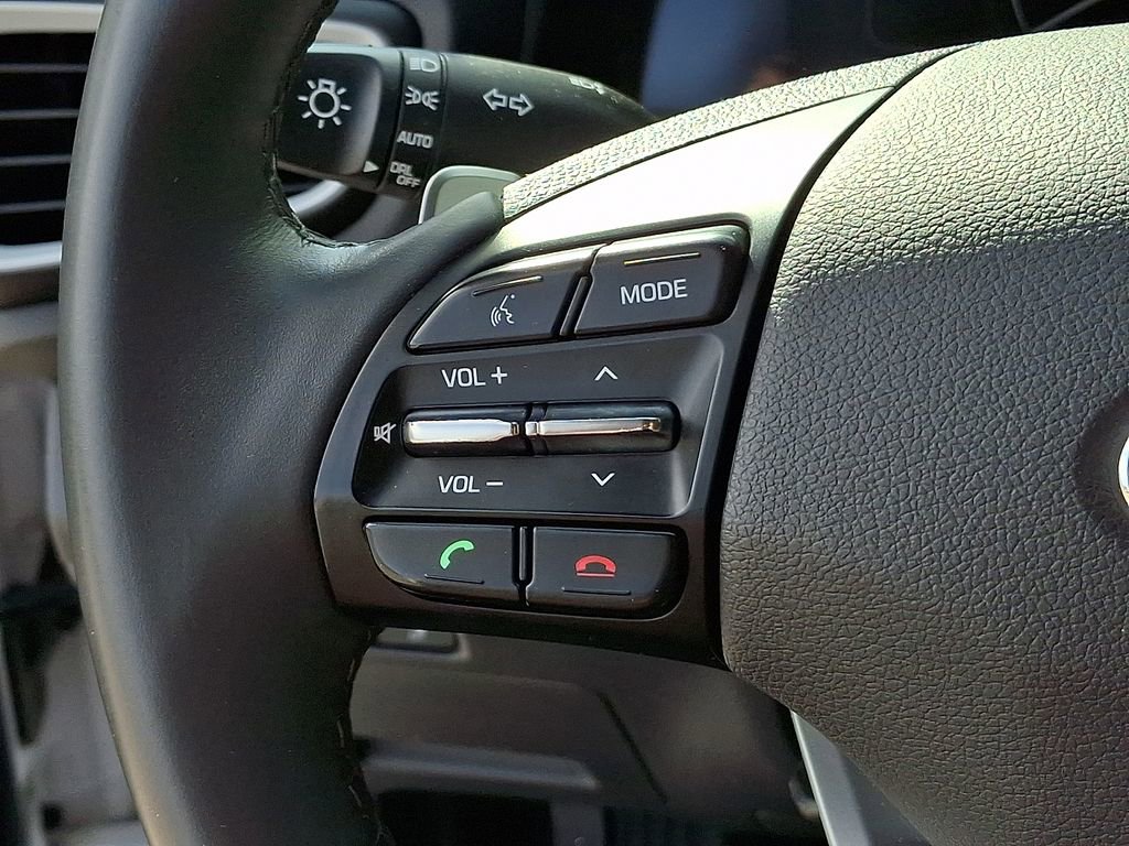 Used 2019 Hyundai Ioniq Plug-In Hybrid FWD image 21