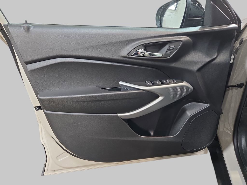 New 2026 Chevrolet Trax RS FWD image 29