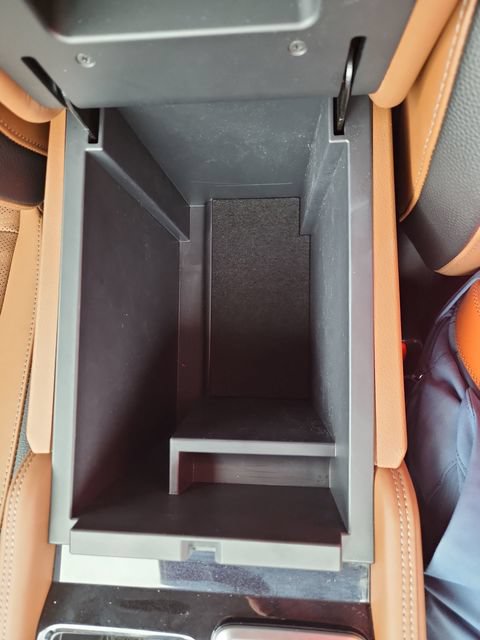 Used 2025 Nissan Pathfinder Platinum w/ Cargo Package FWD image 25