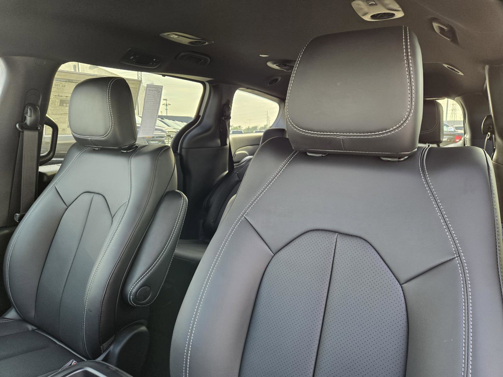 New 2026 Chrysler Pacifica Select image 25