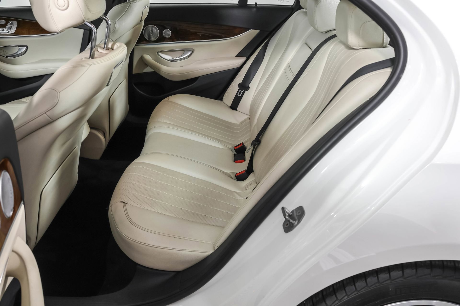 Used 2018 Mercedes-Benz E 300 4MATIC image 36