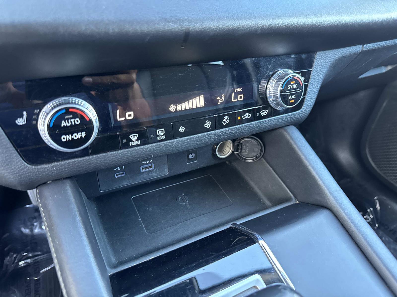 Used 2024 Mitsubishi Outlander AWD image 26