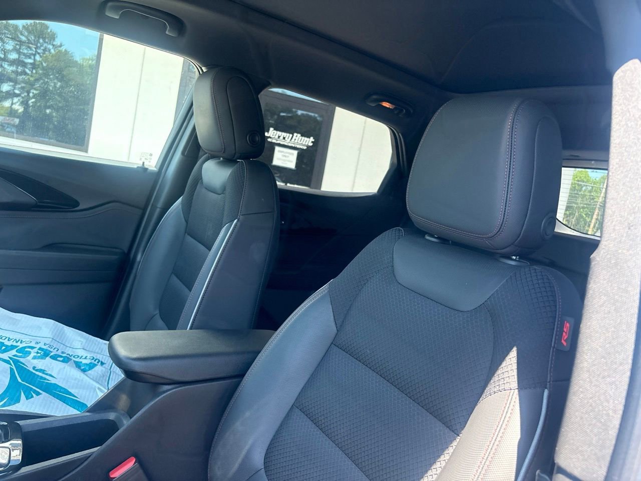 Used 2023 Chevrolet TrailBlazer RS w/ Sun and Liftgate Package AWD/4WD image 3