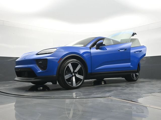 New 2026 Porsche Macan Electric RWD image 31