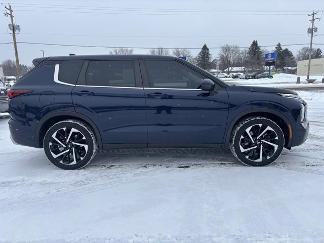 Used 2022 Mitsubishi Outlander SE image 8