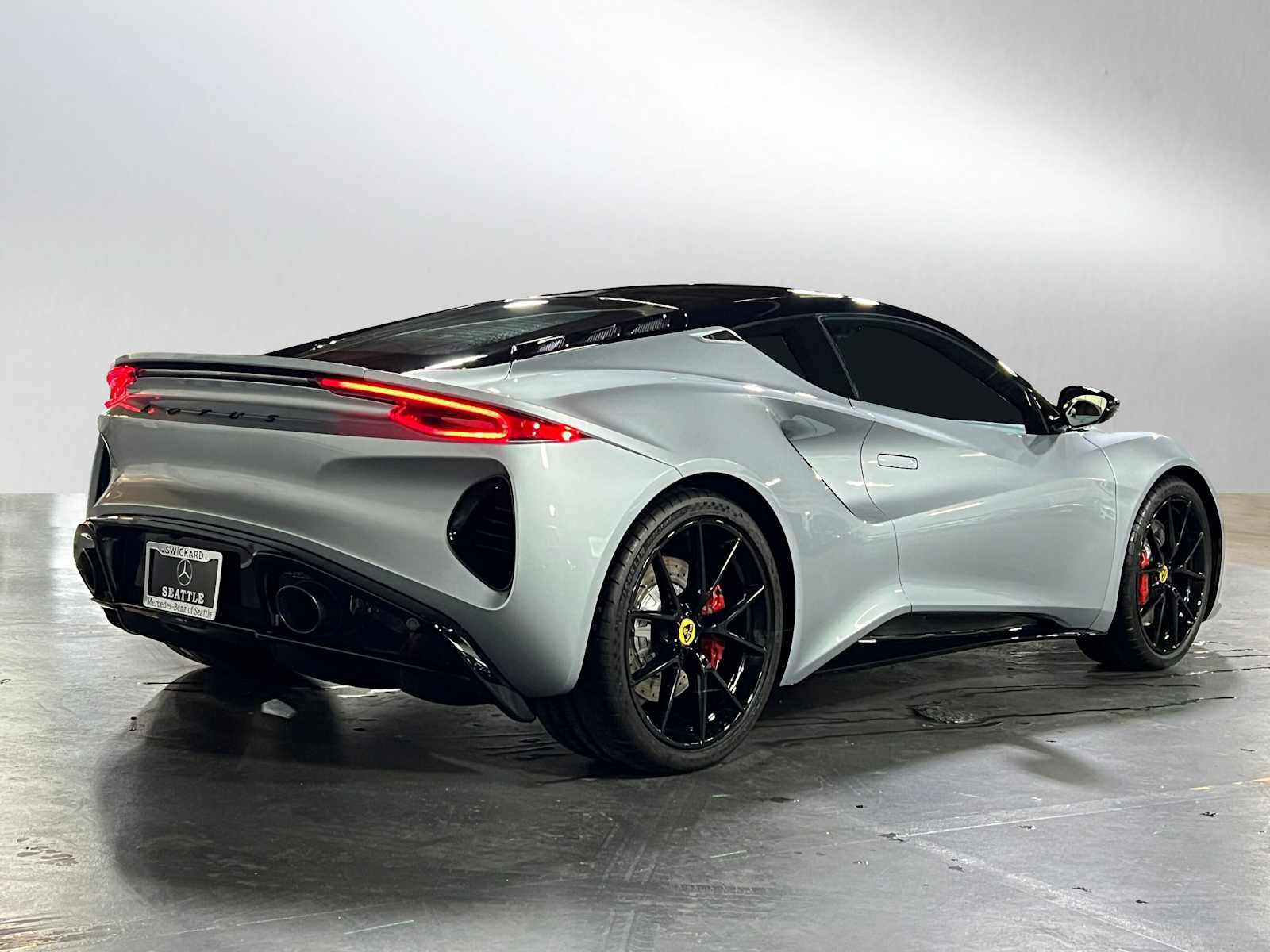 Used 2024 Lotus Emira First Edition image 3