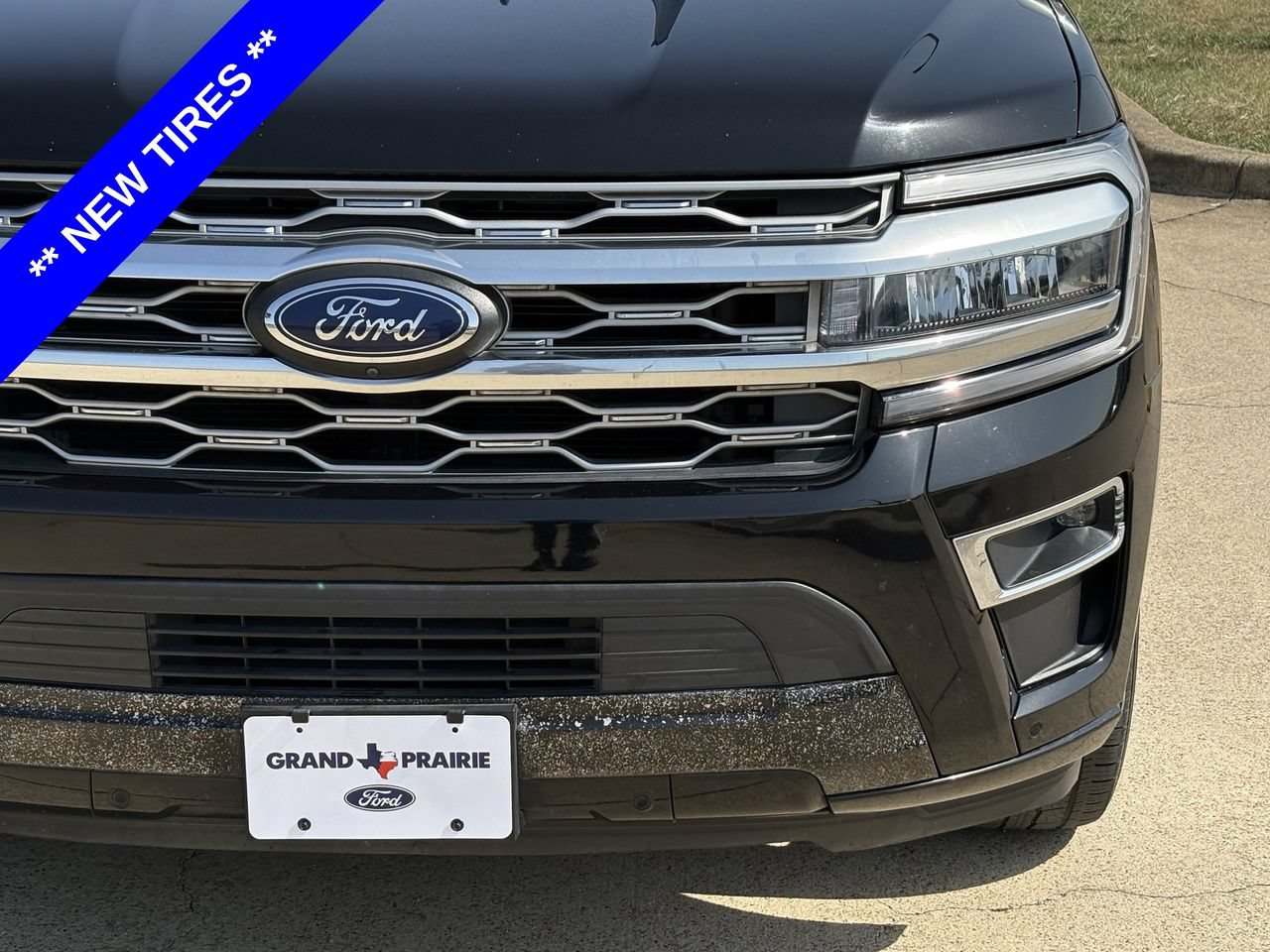 Used 2023 Ford Expedition Max Platinum RWD image 11
